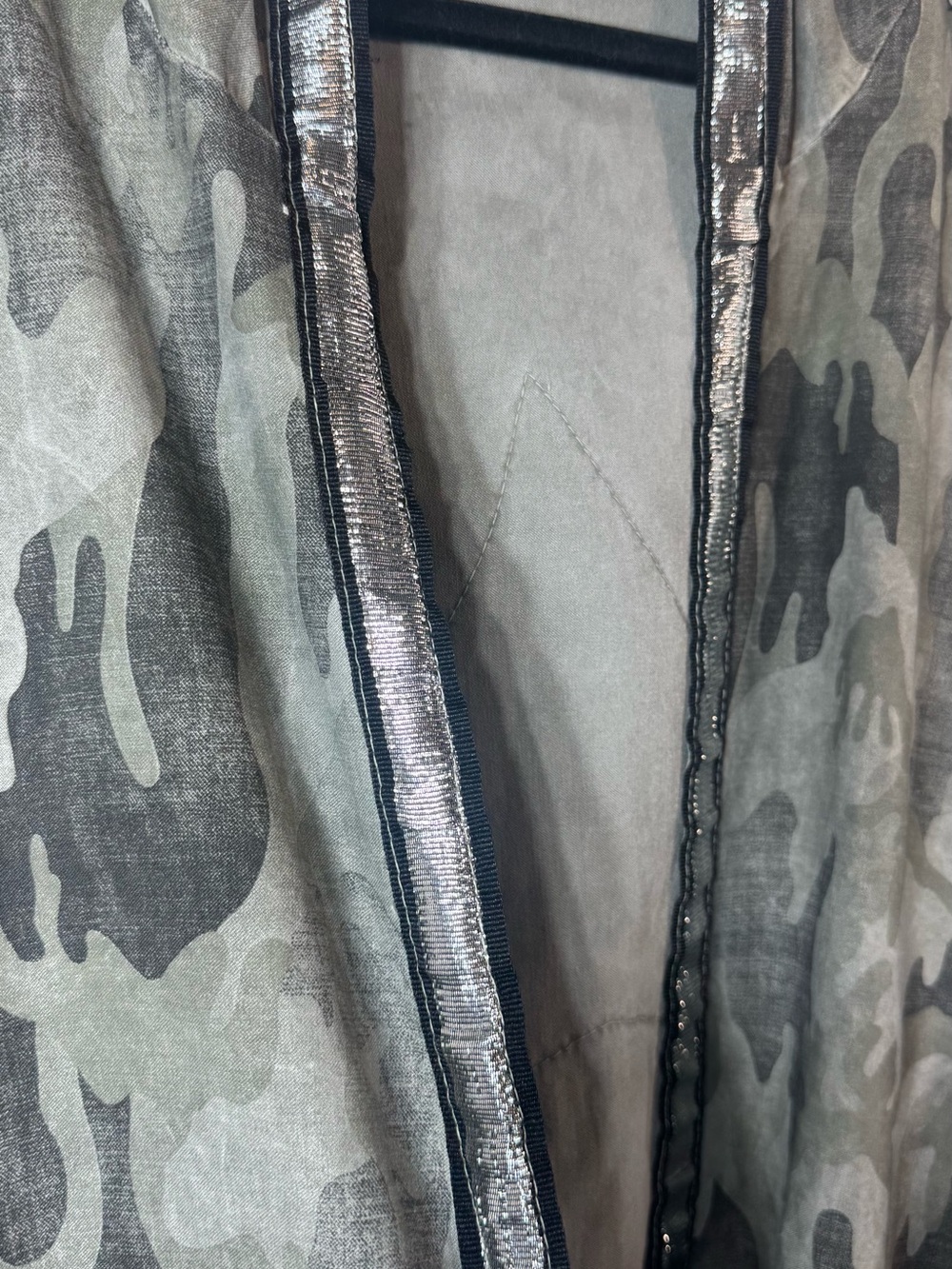 New Collection Boutique Camo Sequined Open Front Lightweight Hooded Jacket - Picture 3 of 13